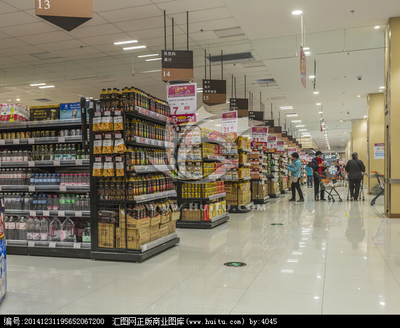 光影交織的現代市井 超市內景攝影的藝術與記錄